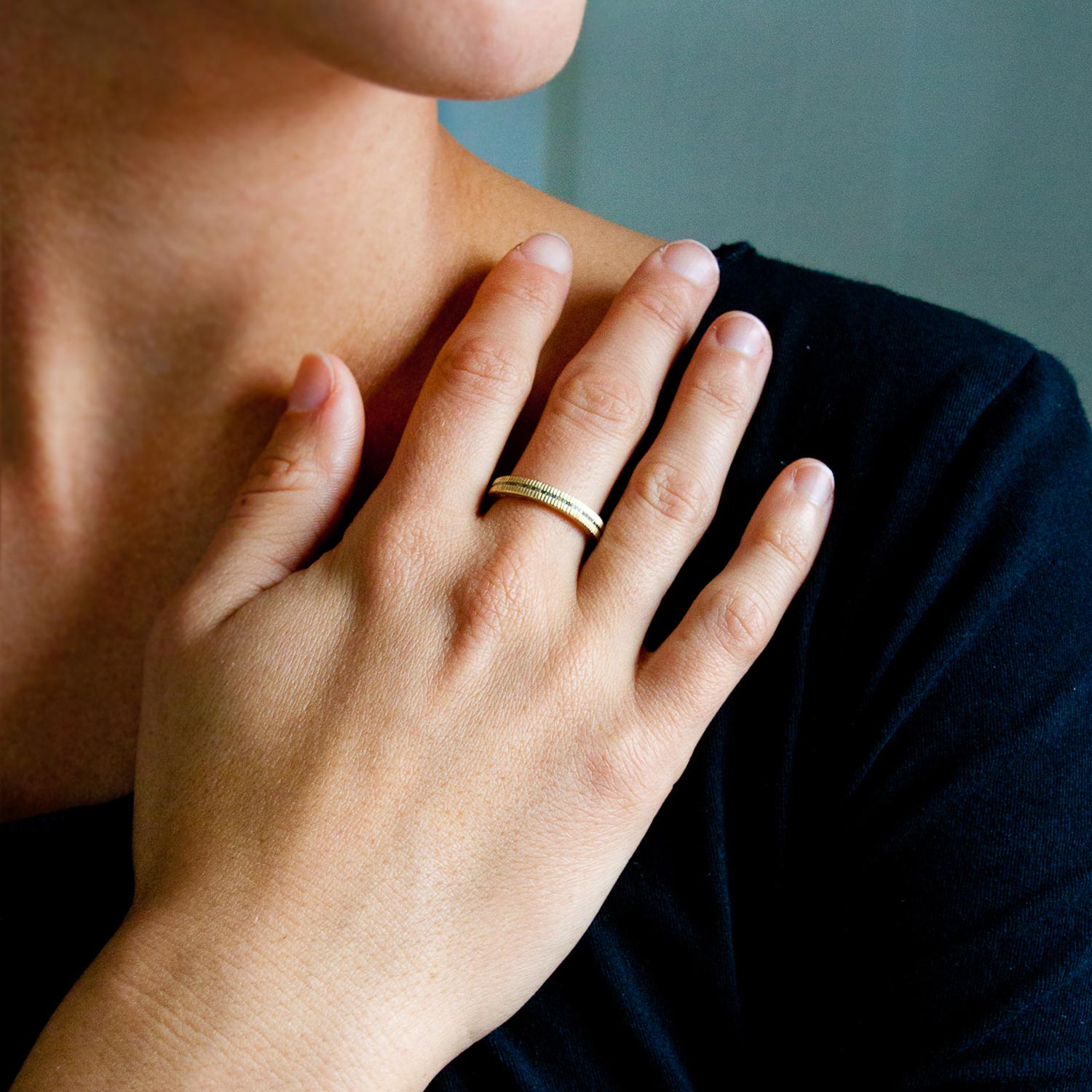 Todd Reed: 18k gold, raw diamonds 0.61ct single eternity band