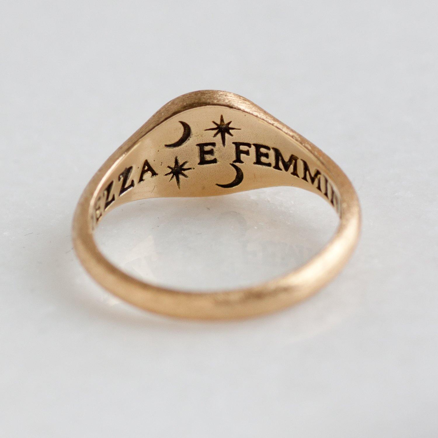 Erica Molinari Trunk Show: 18k round pinky ring bird
