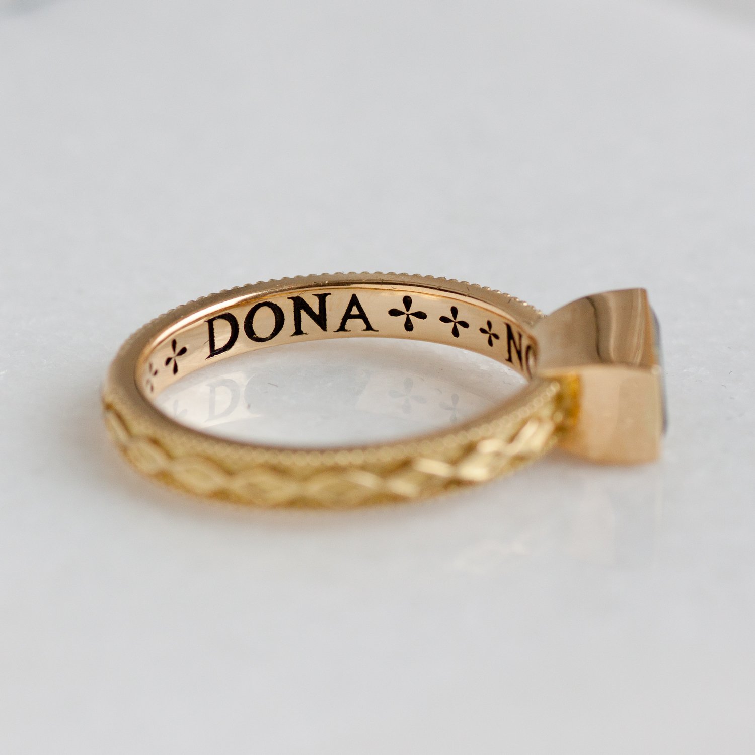 Erica Molinari Trunk Show: 18k grn tourm ring on diamond pattern band