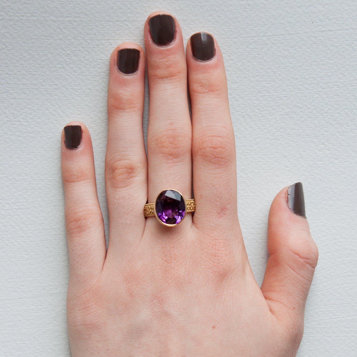 Erica Molinari Trunk Show: Ring, Flowers band 5mm with Amethyst, 5ct, "Give us peace", 18K gold, Size 7