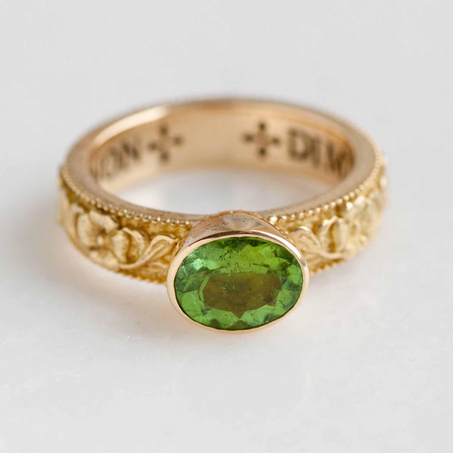 Erica Molinari Trunk Show: 18k peridot flower ring 1.5 ct