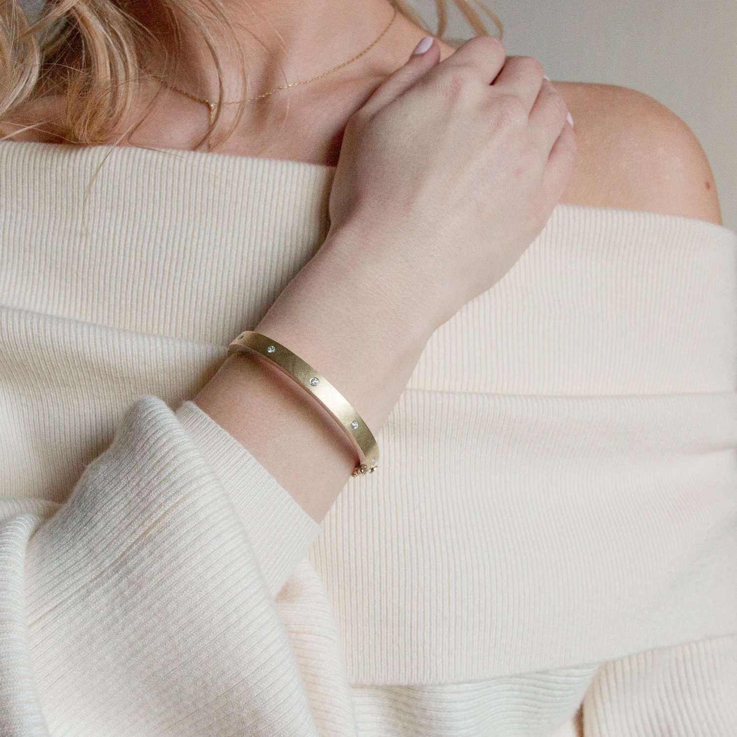 Rene Escobar: Bracelet, Bangle, ASHLEY, 5 diamonds Straight Line on 18K YELLOW Gold Front, 5 Diamonds on 18K YELLOW Gold back, Size medium.