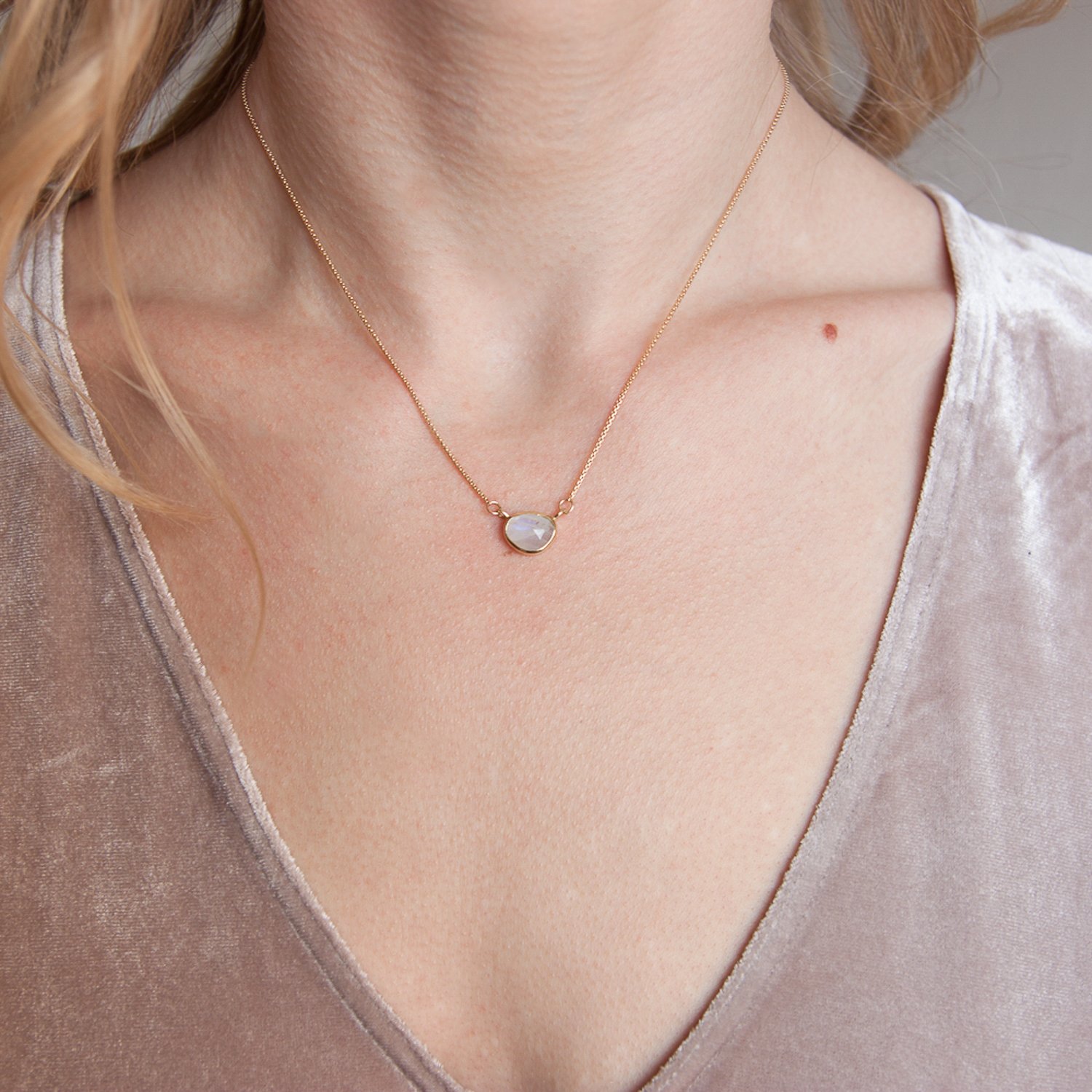 Lulu: Taran necklace in 14K gold fill with moonstone