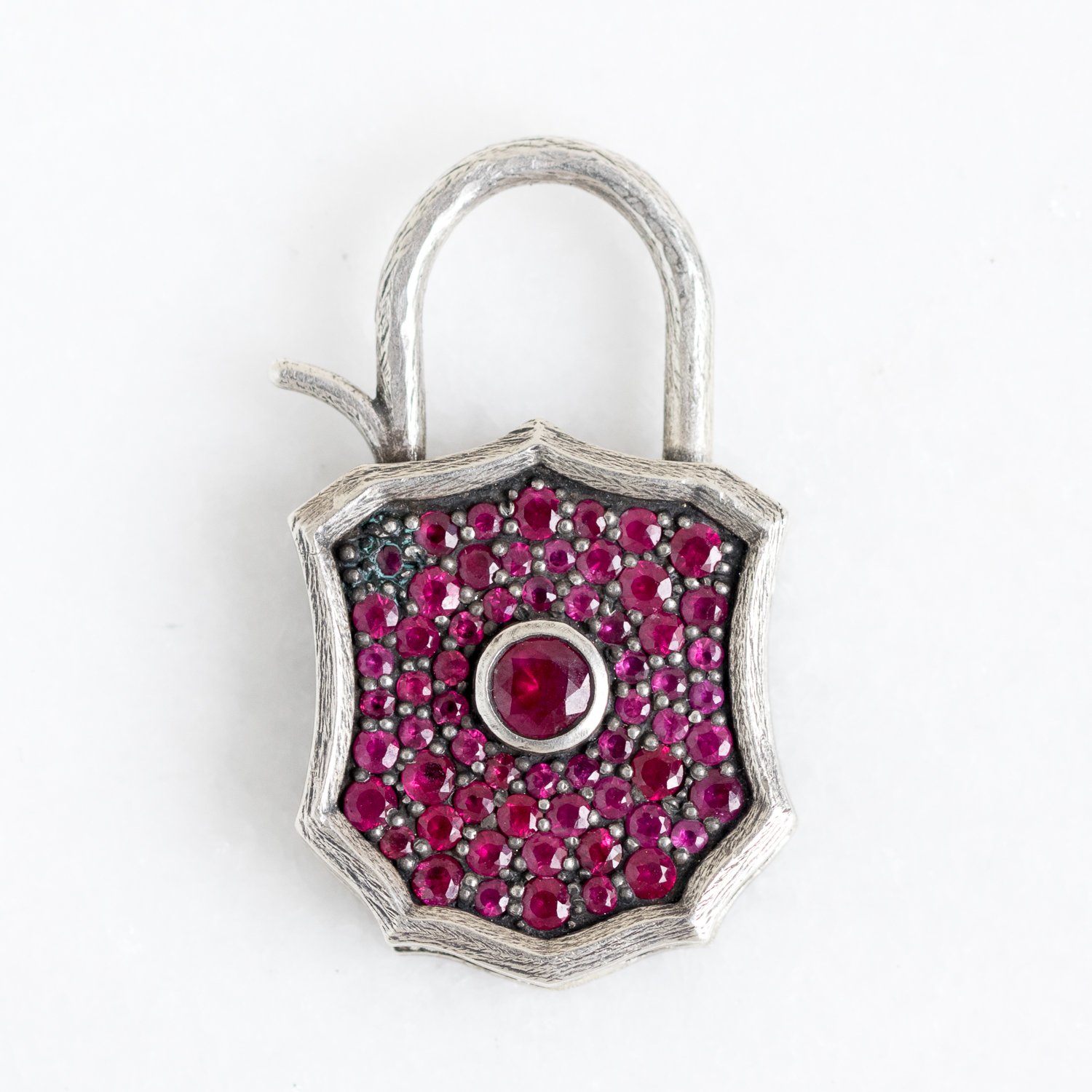 Erica Molinari Trunk Show: ss/18k pink sapphire padlock "live and love life" 1.19cts
