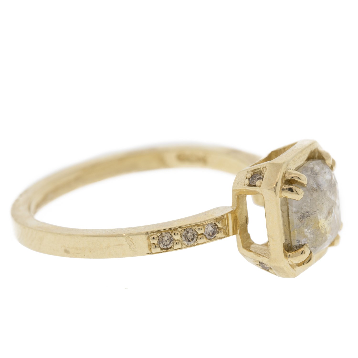 Chinchar/Maloney: MAROA ring in 14K recycled yellow gold with 1.03ct light gray center diamond and 1.2mm, brilliant champagne diamonds