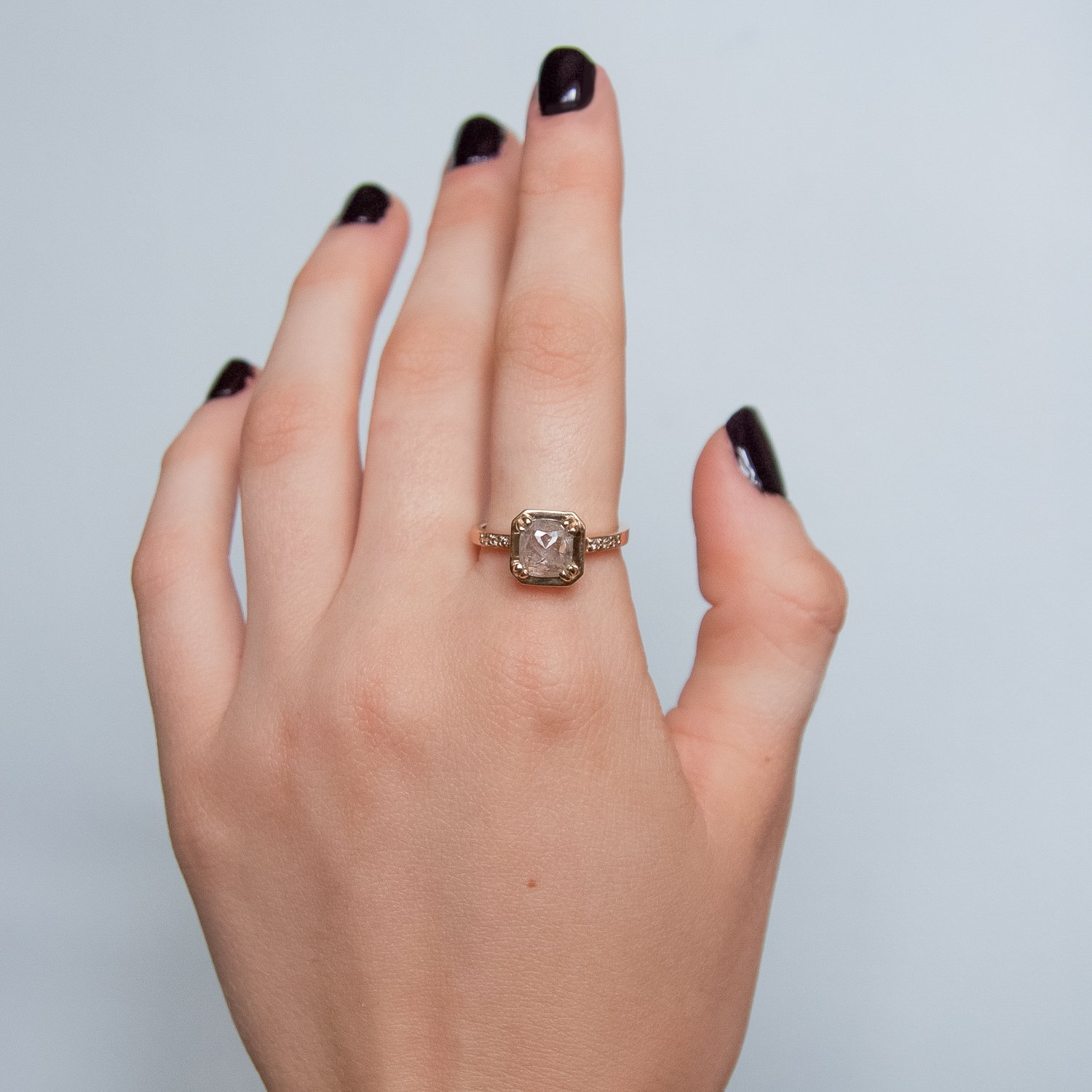 Chinchar/Maloney: MAROA ring in 14K recycled yellow gold with 1.03ct light gray center diamond and 1.2mm, brilliant champagne diamonds