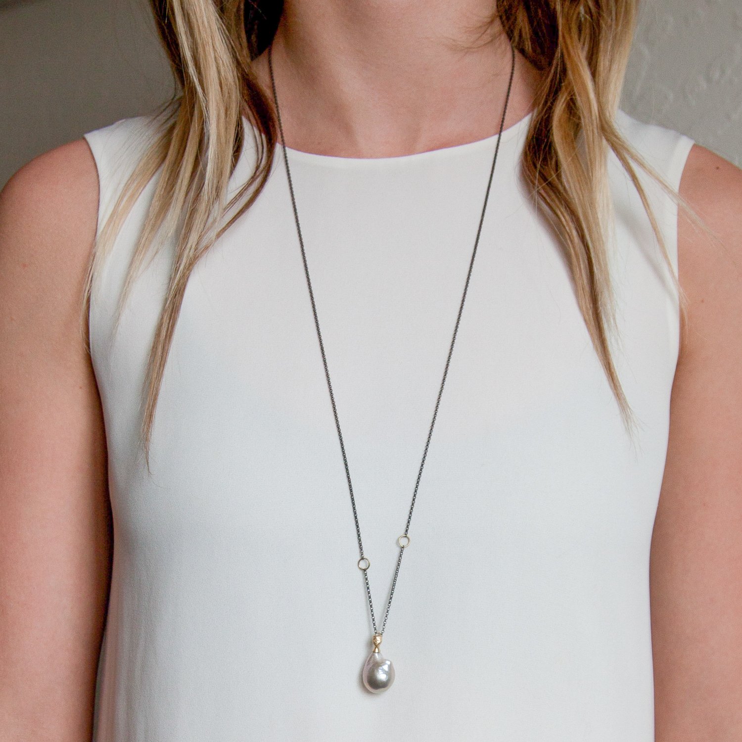Hannah Blount: Oxidized sterling silver and 18K gold lavender lady cameo necklace