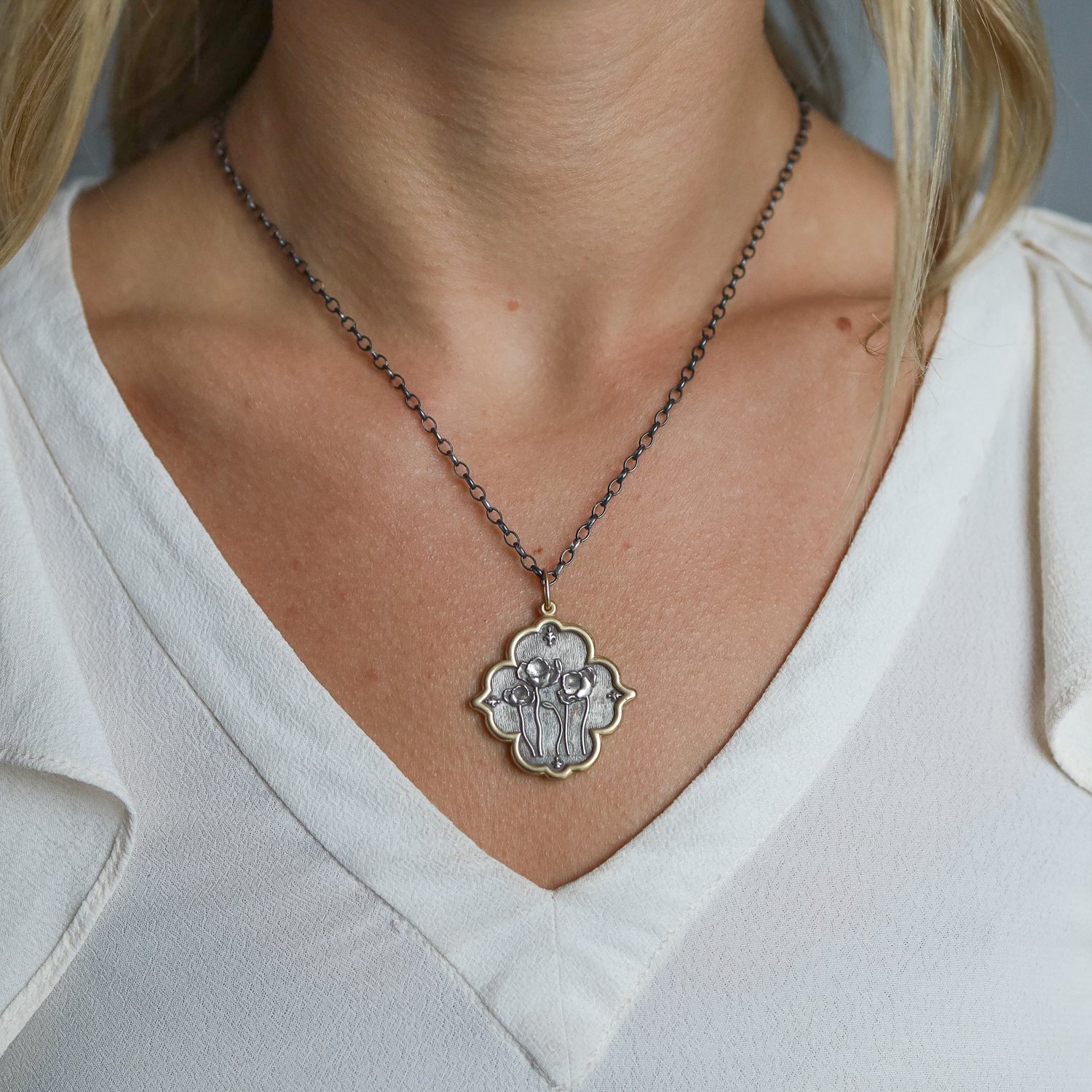 Erica Molinari Trunk Show: ss and 18k large poppy charm