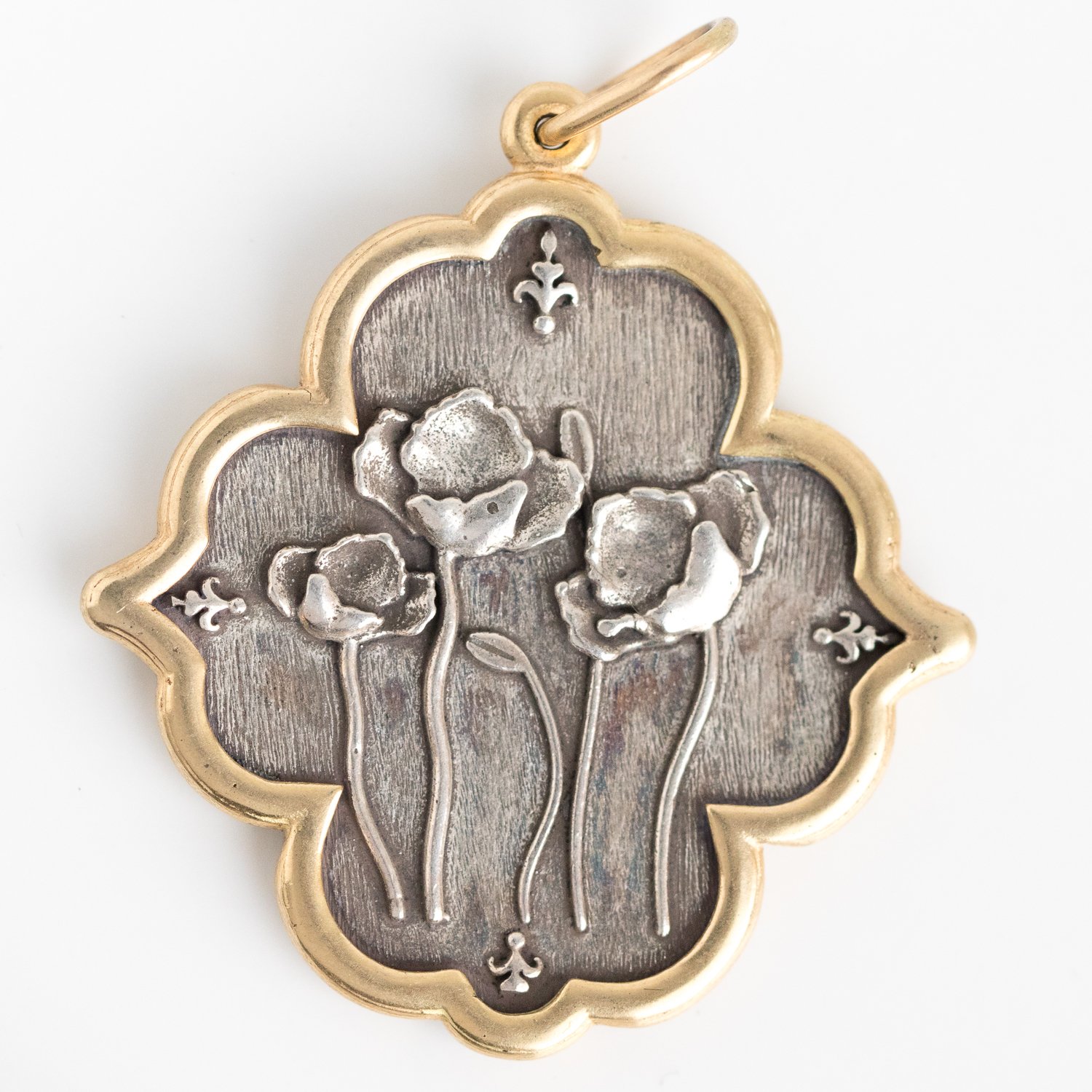 Erica Molinari Trunk Show: ss and 18k large poppy charm