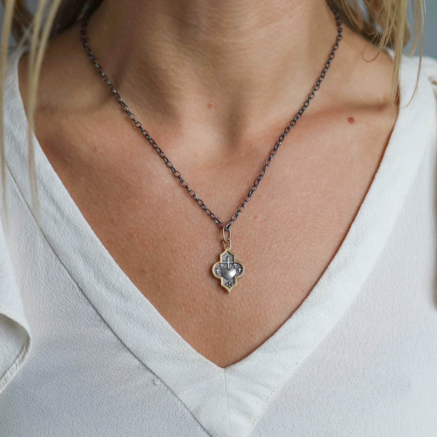 Erica Molinari Trunk Show: SS/18k cross heart charm "truth"