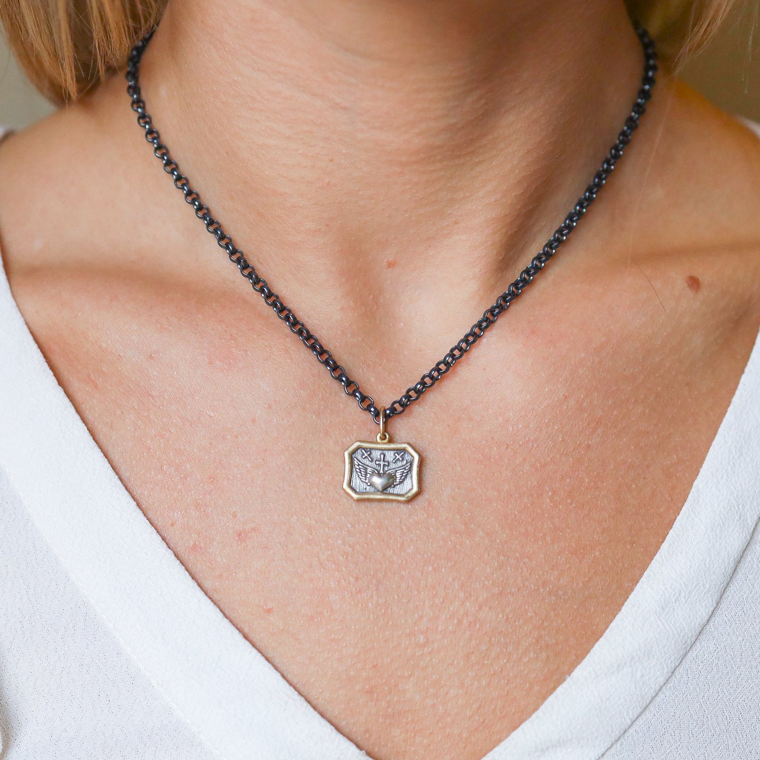 Erica Molinari Trunk Show: SS/18k winged heart "truth"