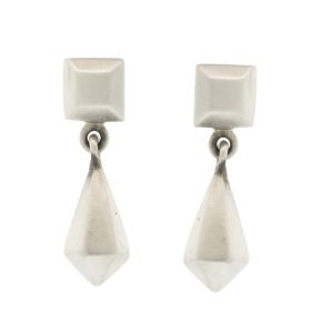 Jane Diaz: Faceted teardrop square stud silver