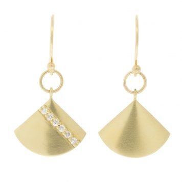 Kaylin Hertel: Fan drops mixed pair 1 14K gold 1 14K gold w/ diamond