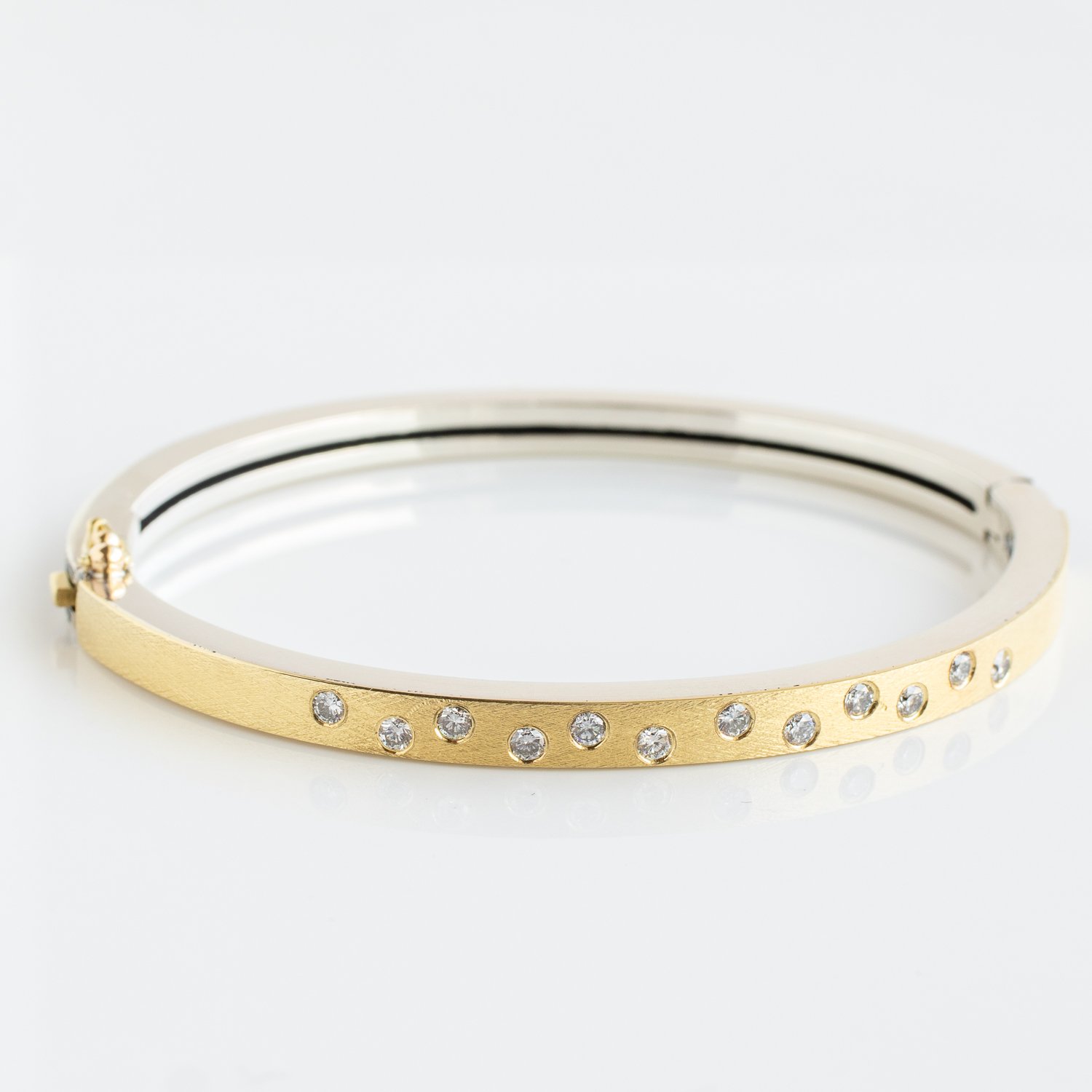 Rene Escobar: Bangle, LAURA, 4 MM, 18K Yellow gold & Sterling silver, 0.50ct diamonds , Size medium.