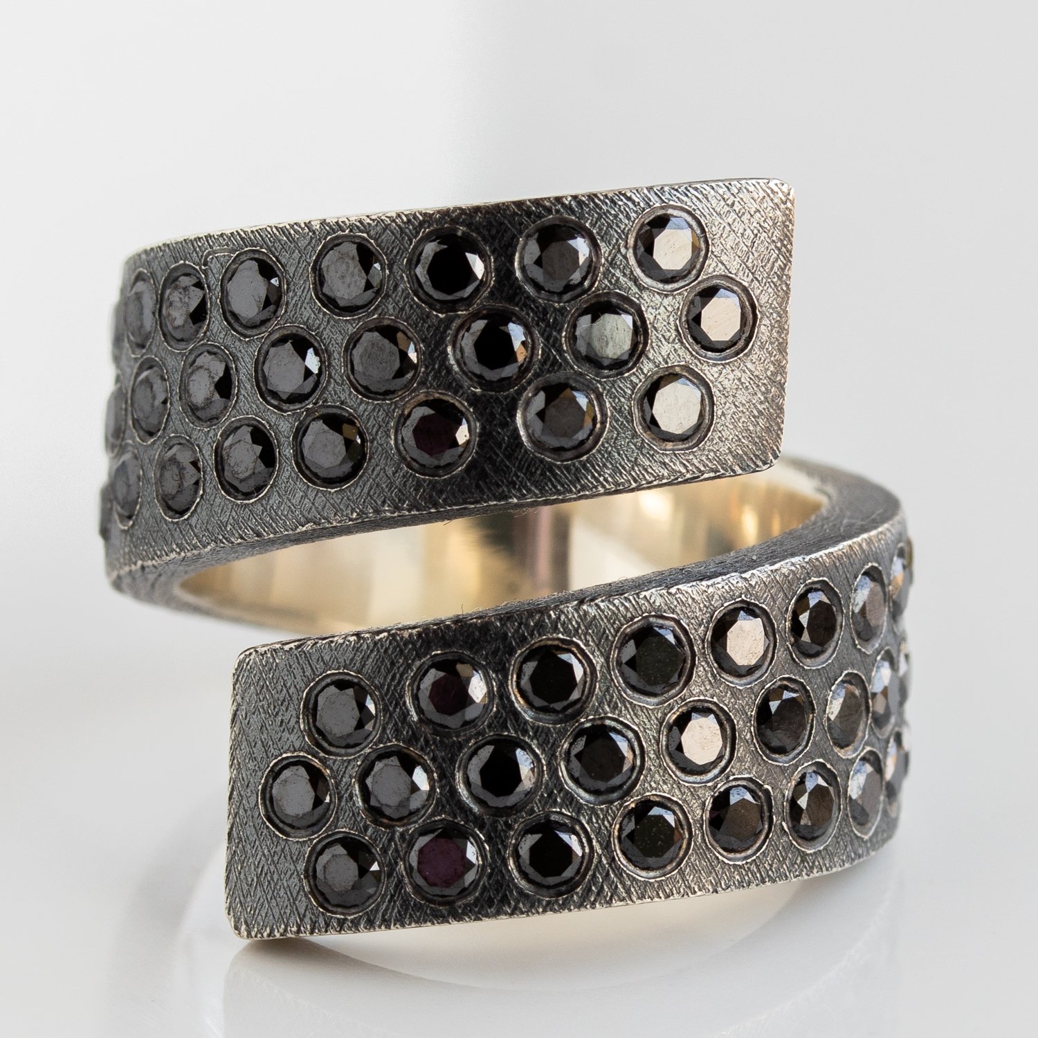 Rene Escobar Trunk show: Ring, TUYO, 18K YG, Silver, Black diamonds 2.25 TCW