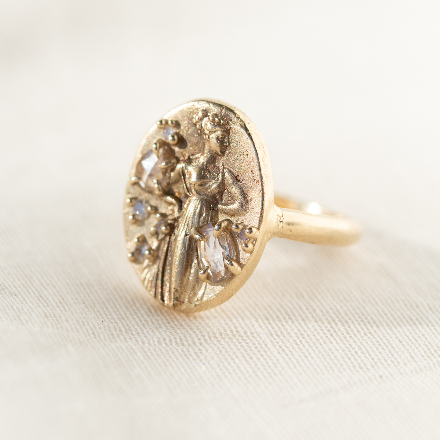 Atelier Narcé: Ring,14K gold,Diamonds