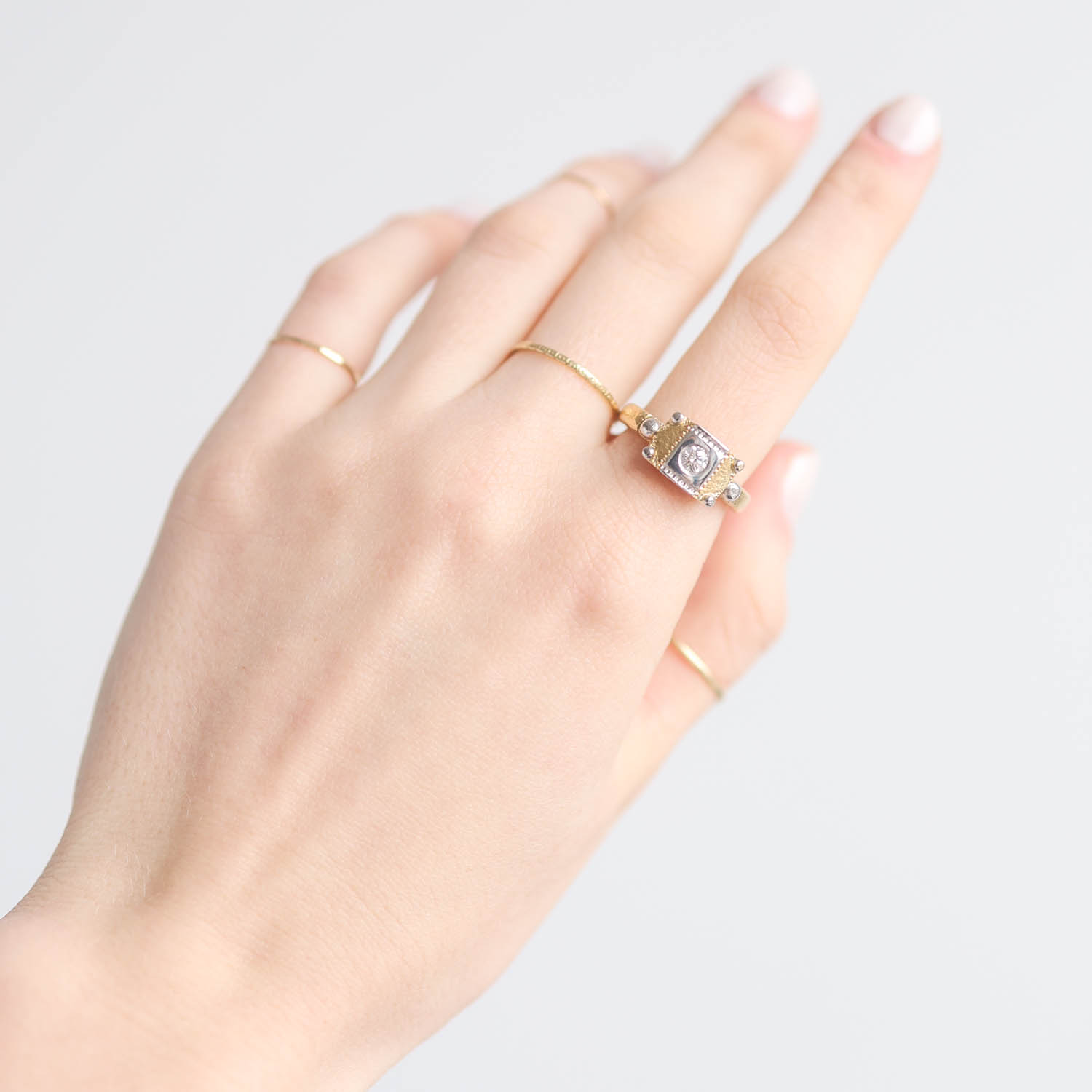 Alison Shiboski: Ring, Power, White diamond .20ct, Platinum, 18K gold.