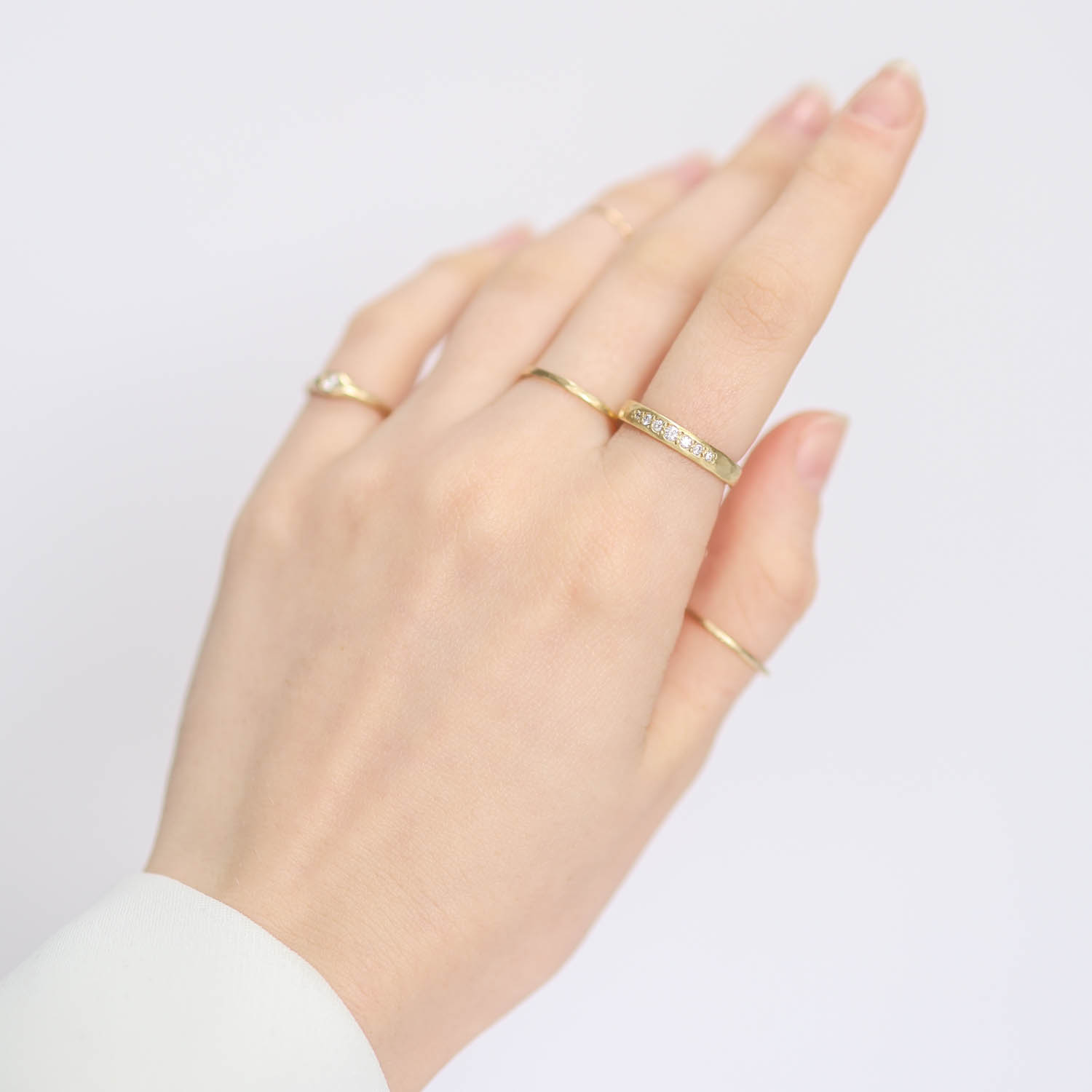 Sarah McGuire: Ring, Graduated Pavé, 3.25mm, White Diamonds, 18K Gold.