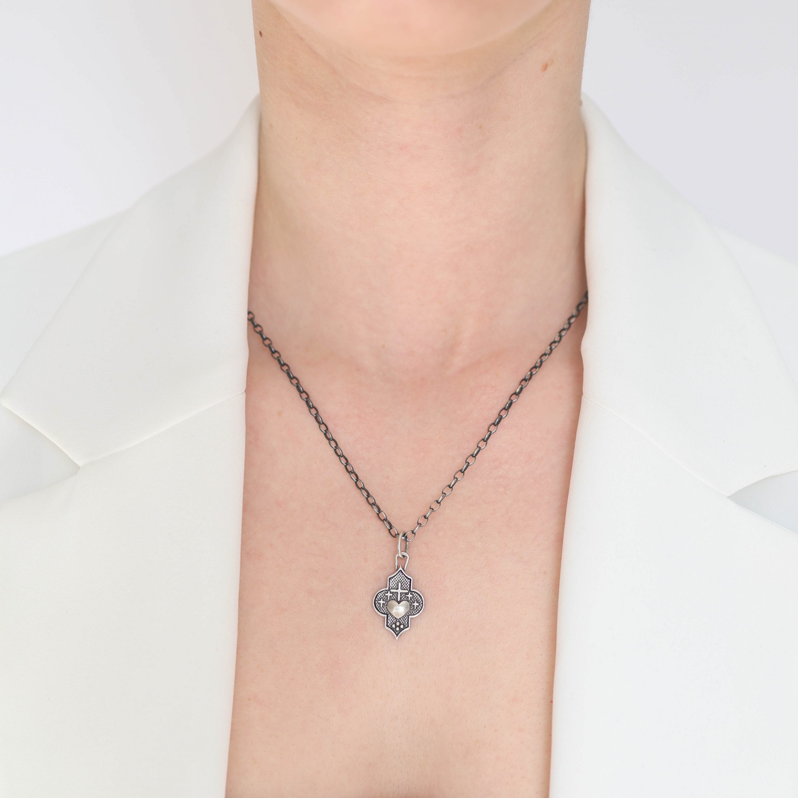 Erica Molinari : Charm, SS Crossed heart & flowers ‘veritas’ (Truth)