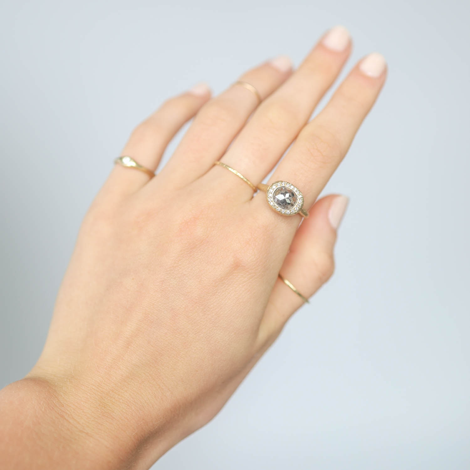 Victoria Cunningham Trunk show : 14K Ring with 0.86 ct Dark grey S & P diamonds,pave .11tcw
