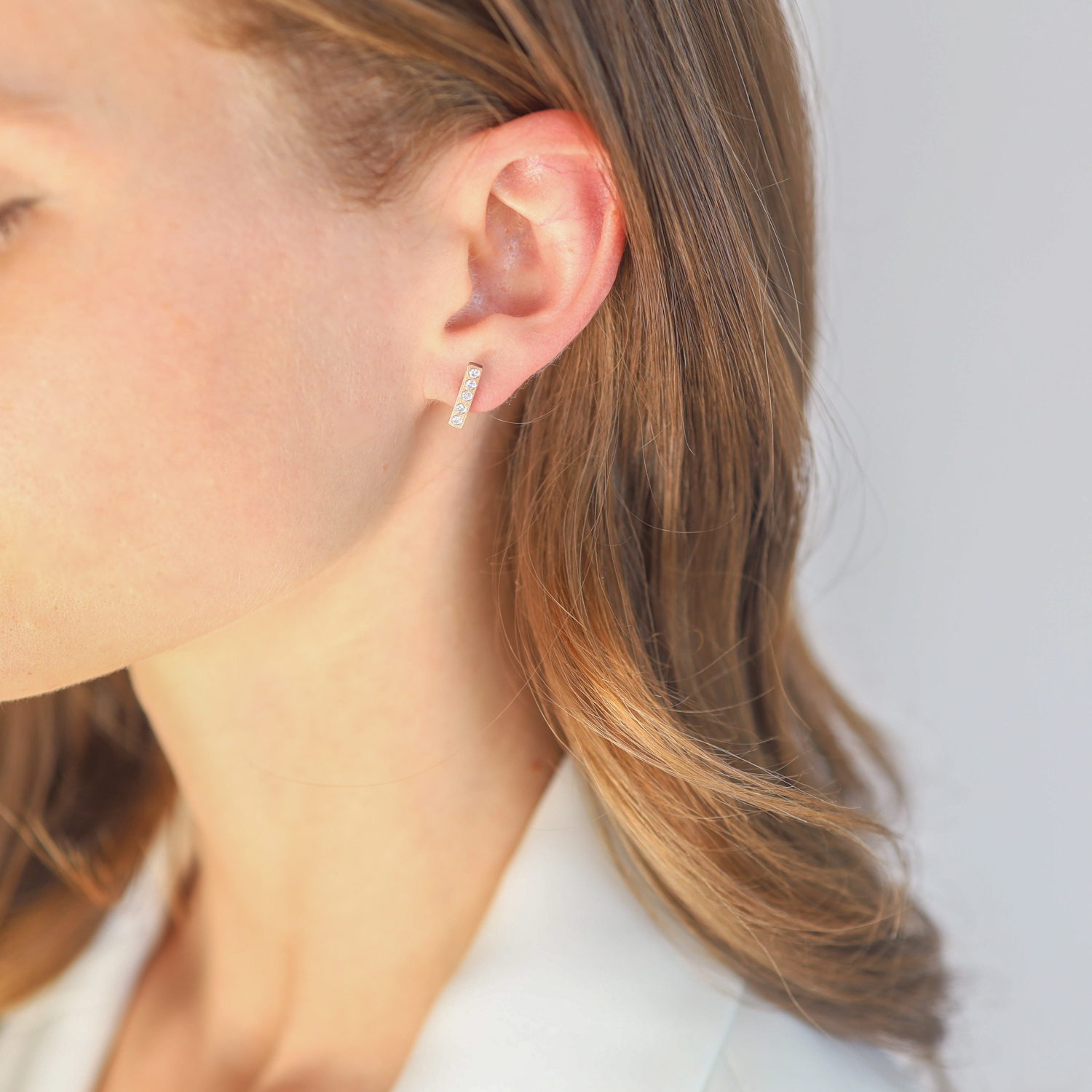 Rene Escobar Trunk Show: EARRING, BAR STUD, ROSE GOLD, DIAMOND, measures 7/16"