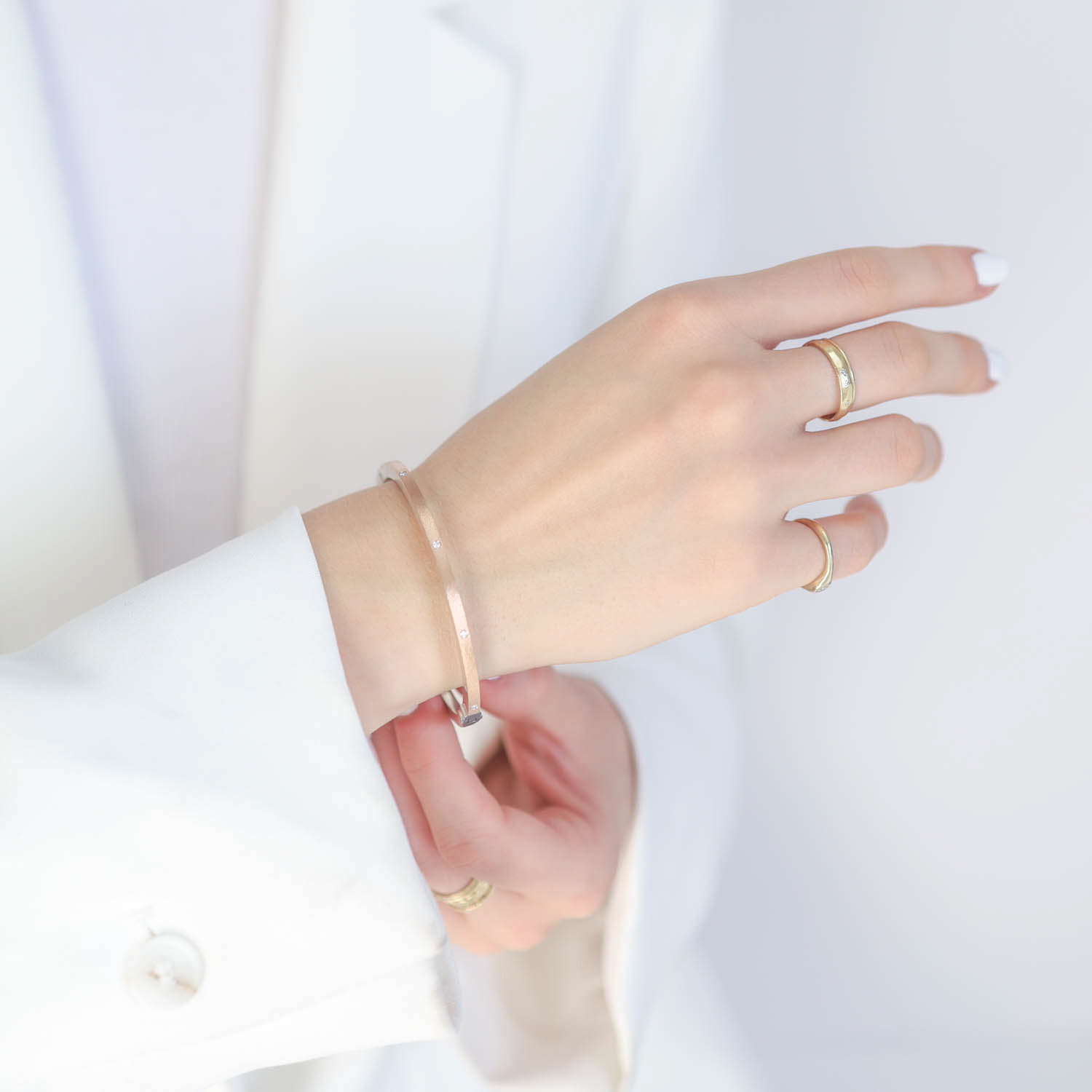 Rene Escobar Trunk Show: Bangle, OLLY LUX, 2.5mm RG