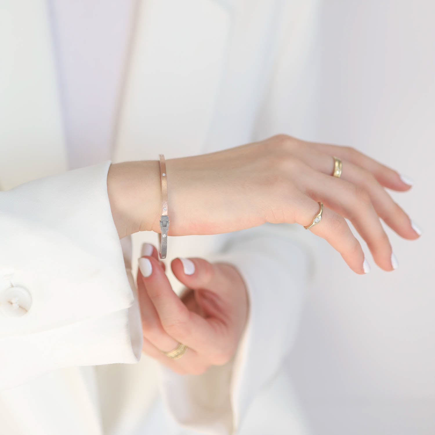 Rene Escobar Trunk Show: Bangle, OLLY LUX, 2.5mm RG