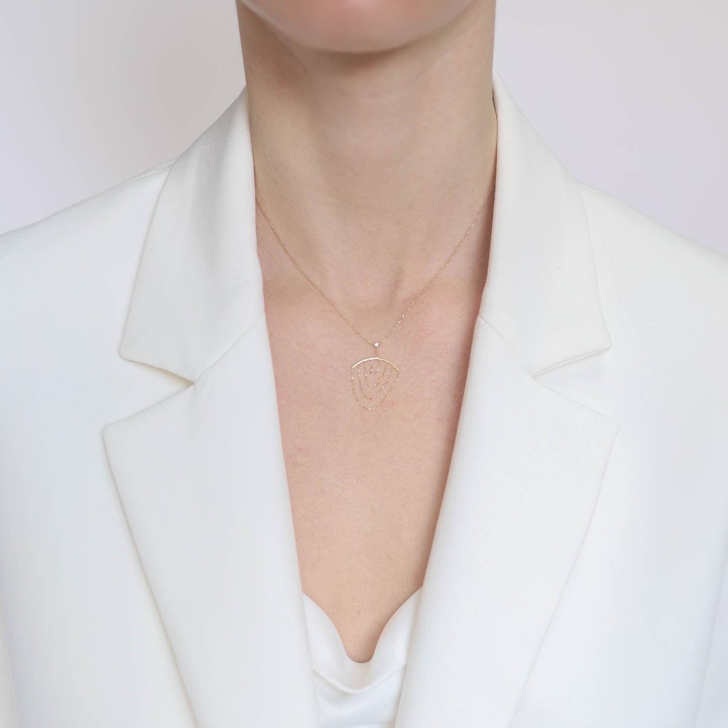 Sweet Pea: Nouveau Now 18ct gold trace link chain necklace, measures 15 1/2" , measures 1 1/8" x 3/4"