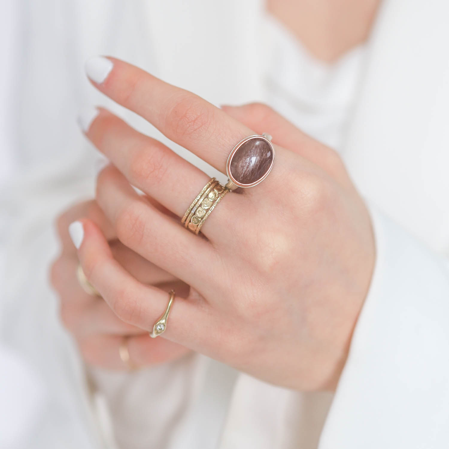 Jamie Joseph: Sterling & 14K Rose Gold Ring w/ Small Oval SmoothPEACH MOONSTONE on Middle Groovy Band size 7.25, 7/16" x 9/16"
