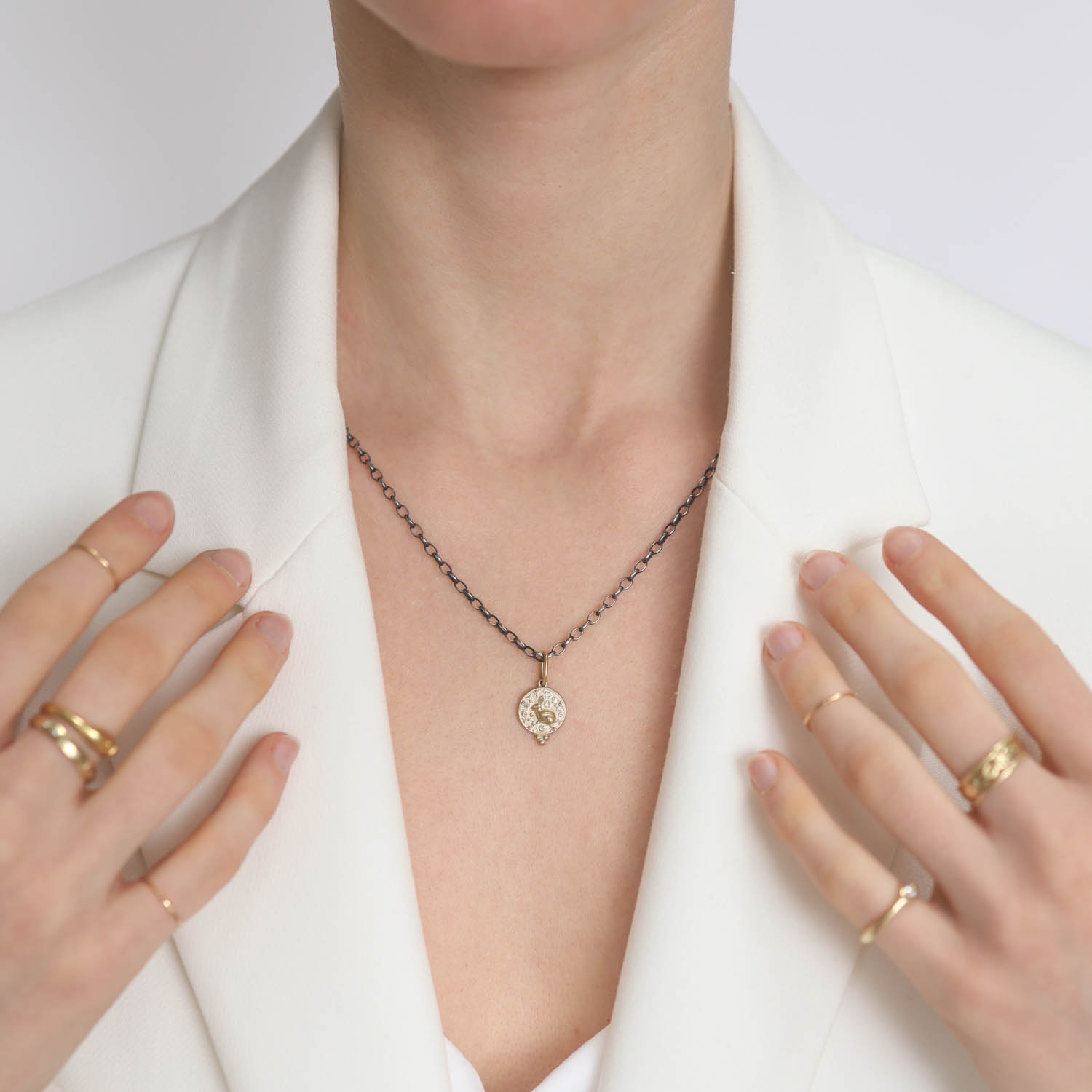 Erica Molinari Trunk Show: 14K small floral rabbit "i love my life"