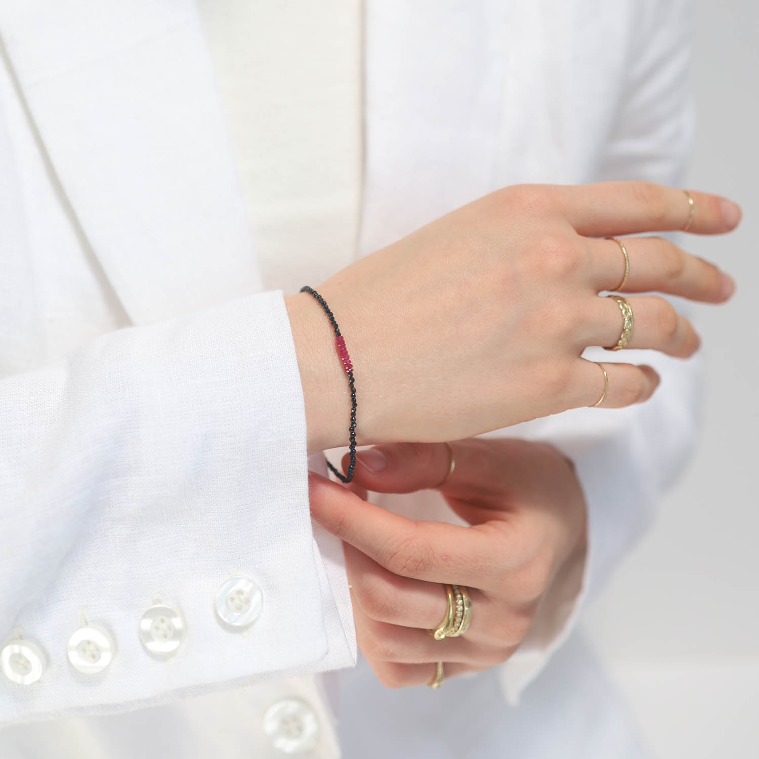 Margaret Solow: Bracelet,18kt ,Black spinel/Ruby