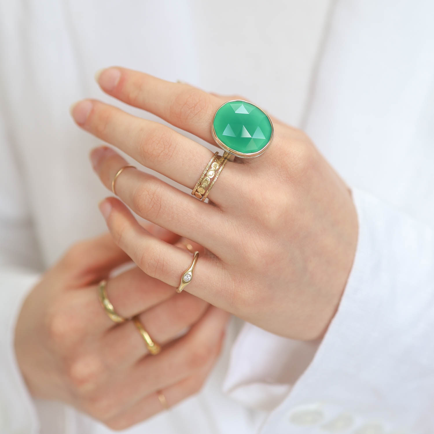 Jamie Joseph: GREEN ONYX Sterling & 14K Gold Ring w/ Vertical Oval Rose Cut on Y Band size 8, 7/8" x 11/16"