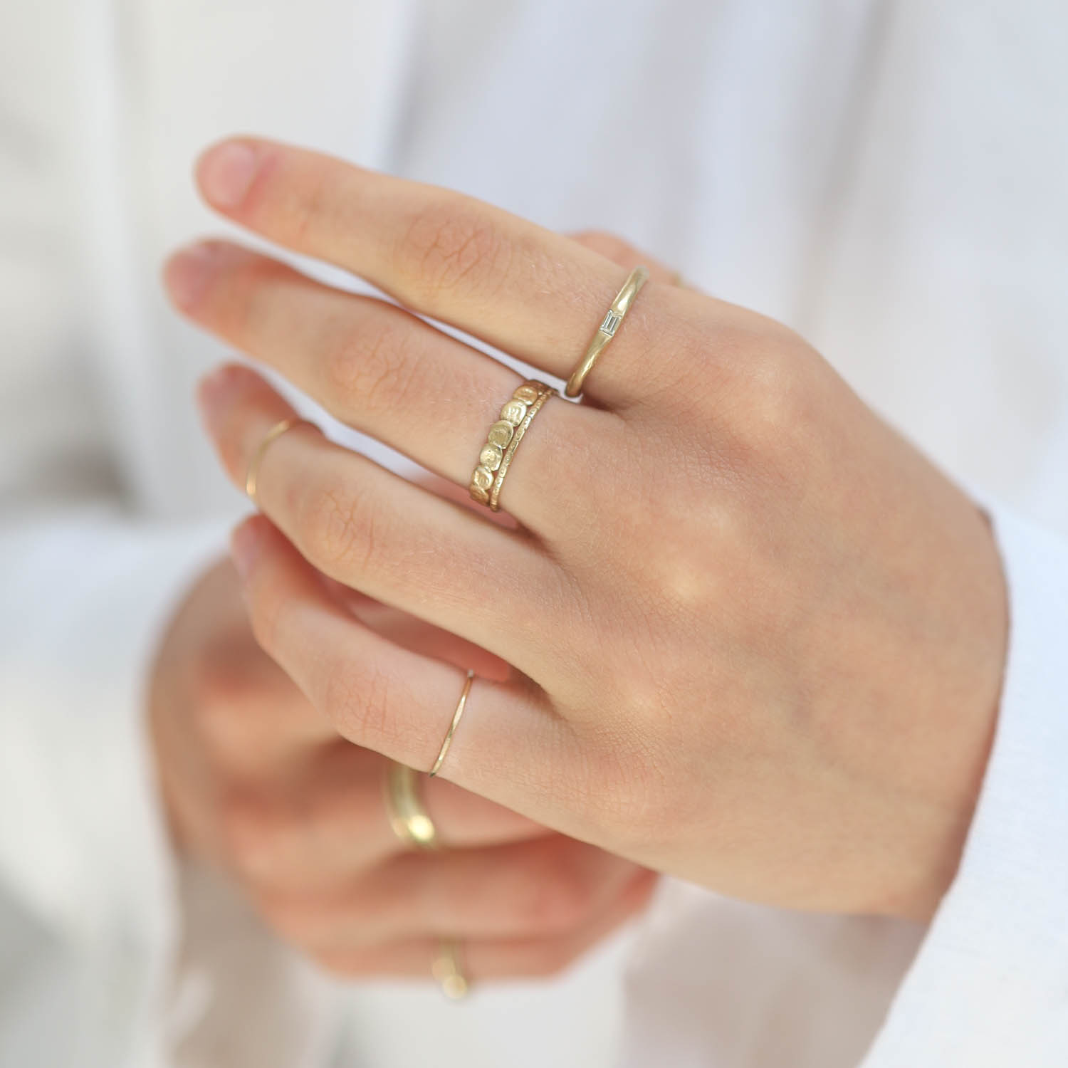 Victoria Cunningham Trunk show : Organic band with baguette, 14K Yellow Gold.
