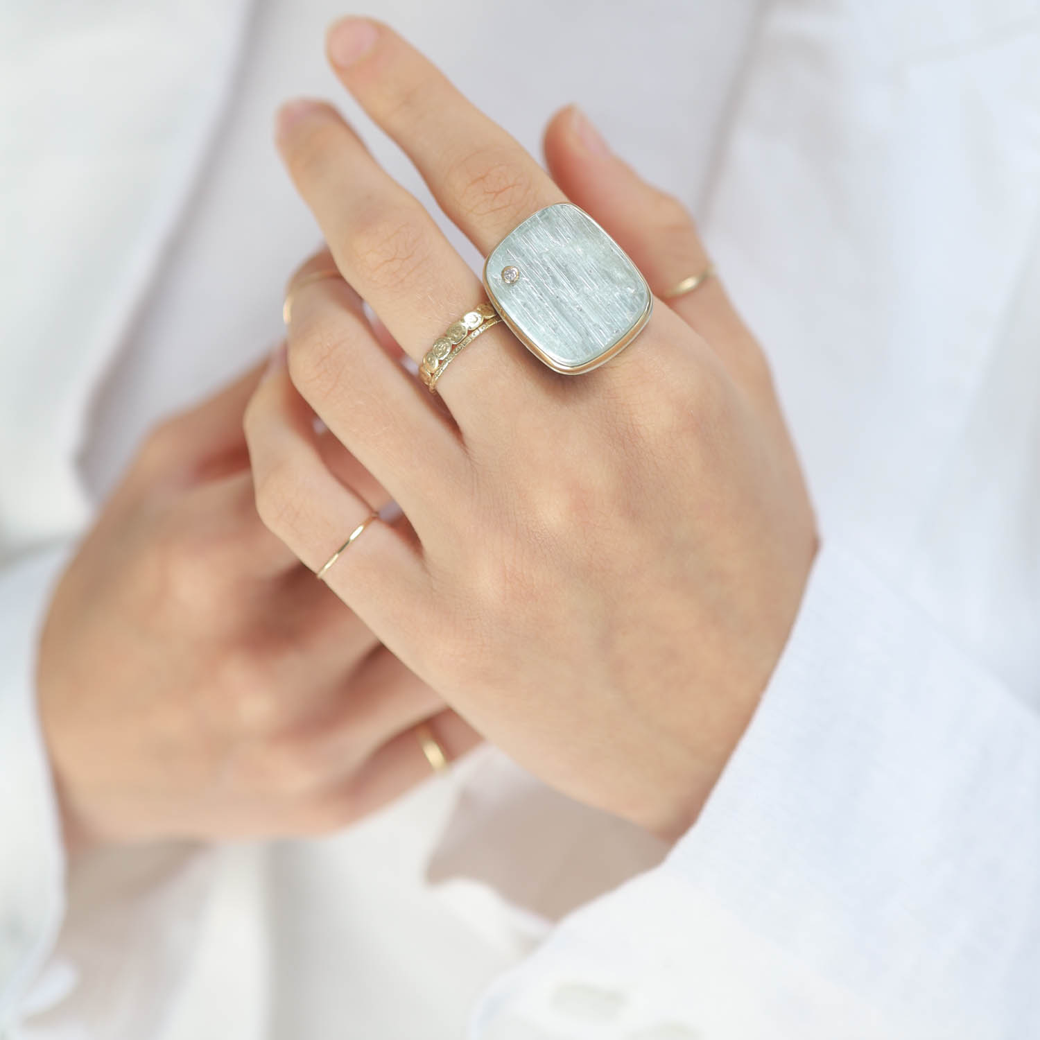 Jamie Joseph : Sterling & 14K Gold Ring w/ Vertical Rectangular Surface Cut AQUAMARINE & .03 ct Diamond on Comfort Band,size 8.5