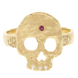 Victoria Cunningham Trunk show : 14K Skull ring with diamond teeth and ruby