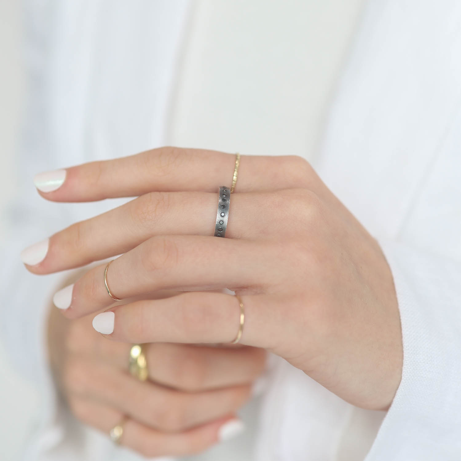 Rene Escobar Trunk show:RING IN SILVER AND BK DIA 0.30CT
