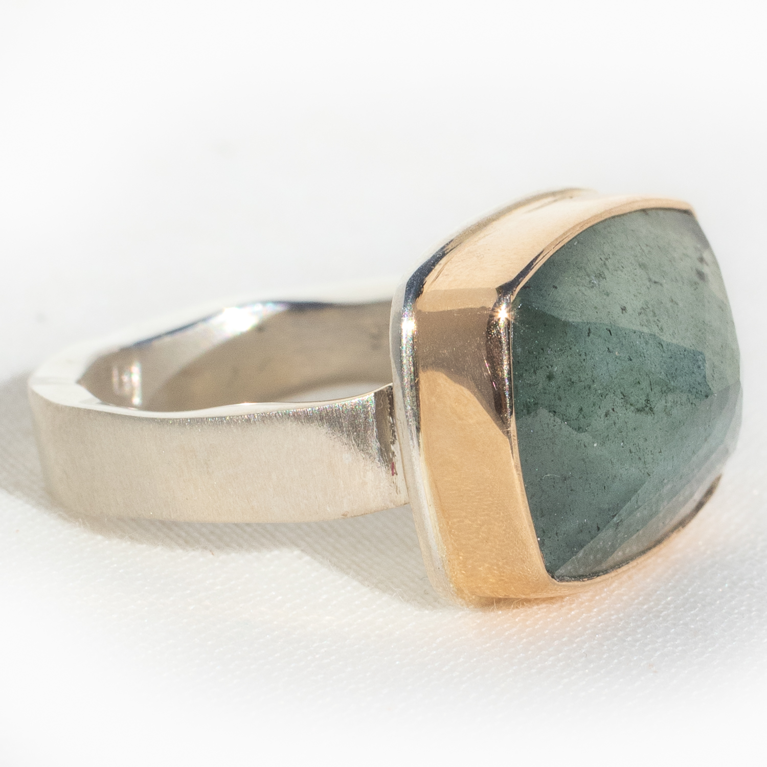 Jamie Joseph: Sterling & 14K Gold Ring w/ Rectangular Inverted MOSS AQUAMARINE on Live Edge Band, Size 7 1/2, 1/2" x 11/16"
