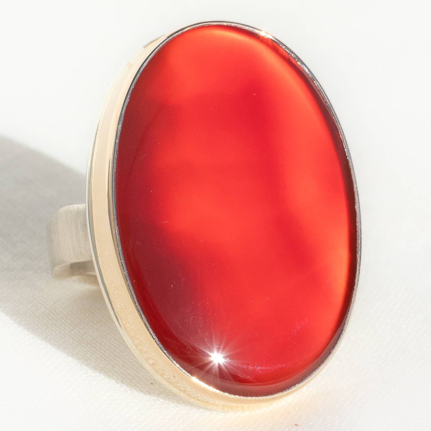 Jamie Joseph: Sterling & 14K Gold Ring w/ Large Vertical Oval Smooth CARNELIAN on Live Edge Band, Size 8 1/2, 1 3/16" x 3/16"