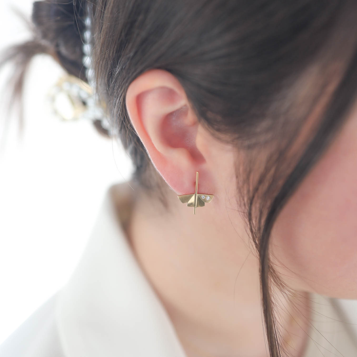 Kaylin Hertel: 14K yellow gold single lotus stud with diamond