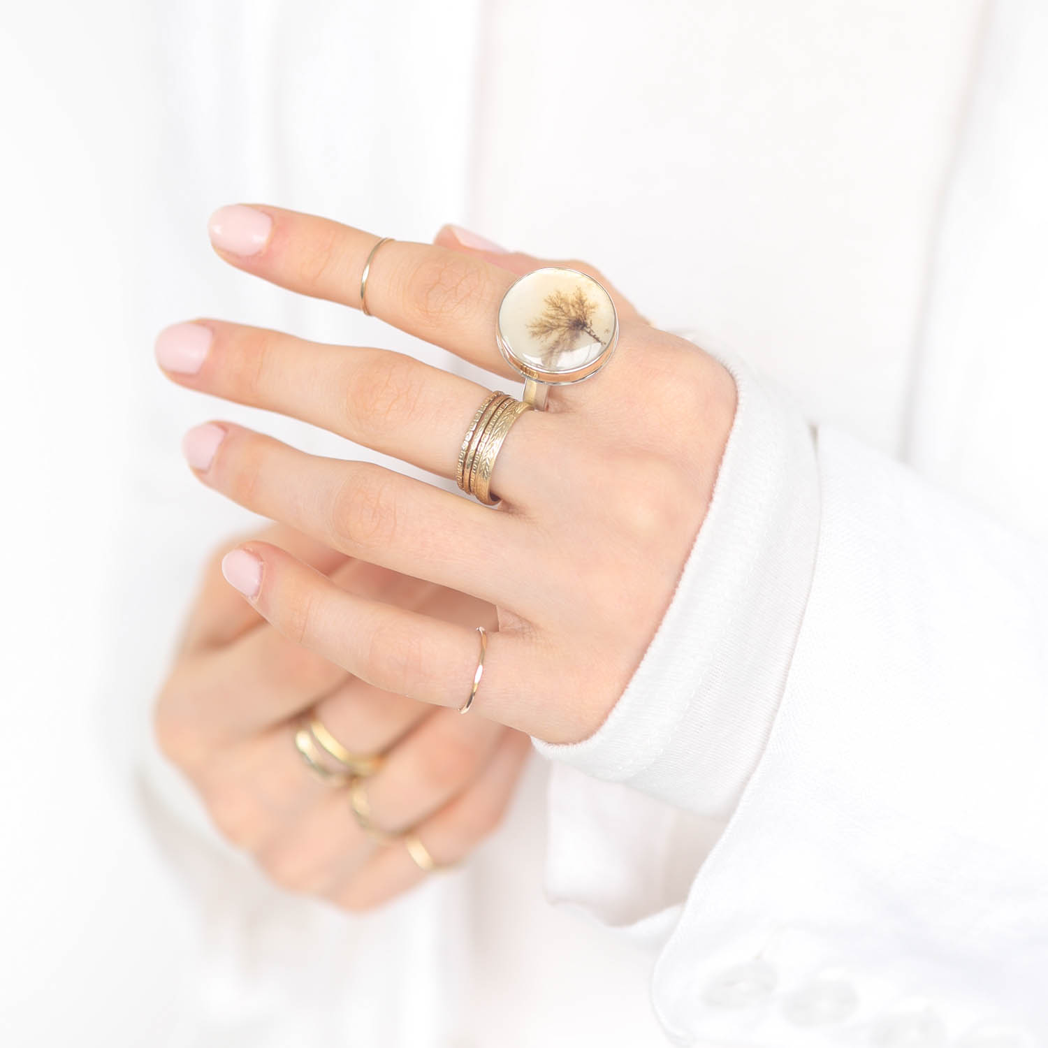 Jamie Joseph: Sterling & 14K Gold Ring w/ Round DENDRITIC AGATE on Y Band, Size 7 1/2, 3/4" in Diameter