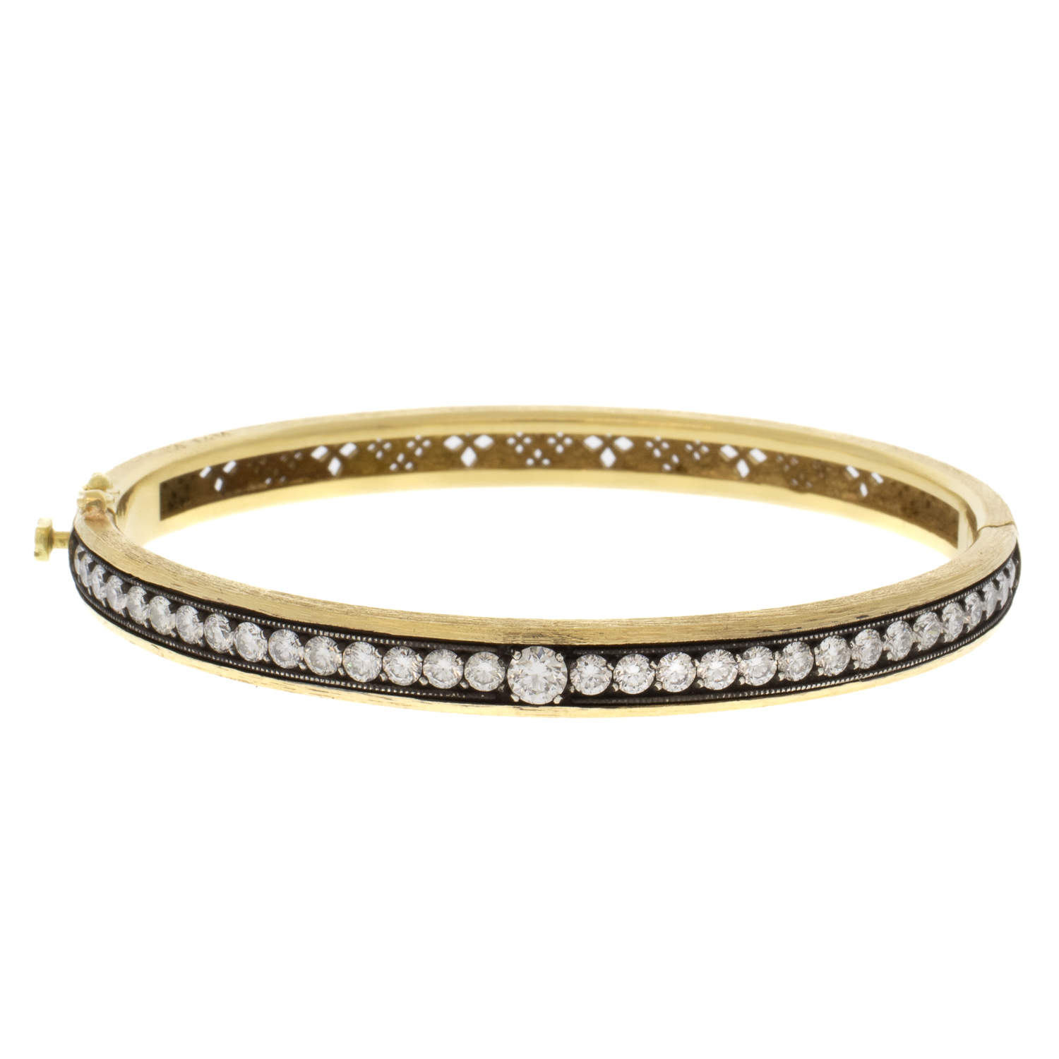 Erica Molinari Trunk Show: 18K/ss Oval hinged bracelet,single large diamond center,large white diamond sides,clover pattern-1.96cts, width 1/4"