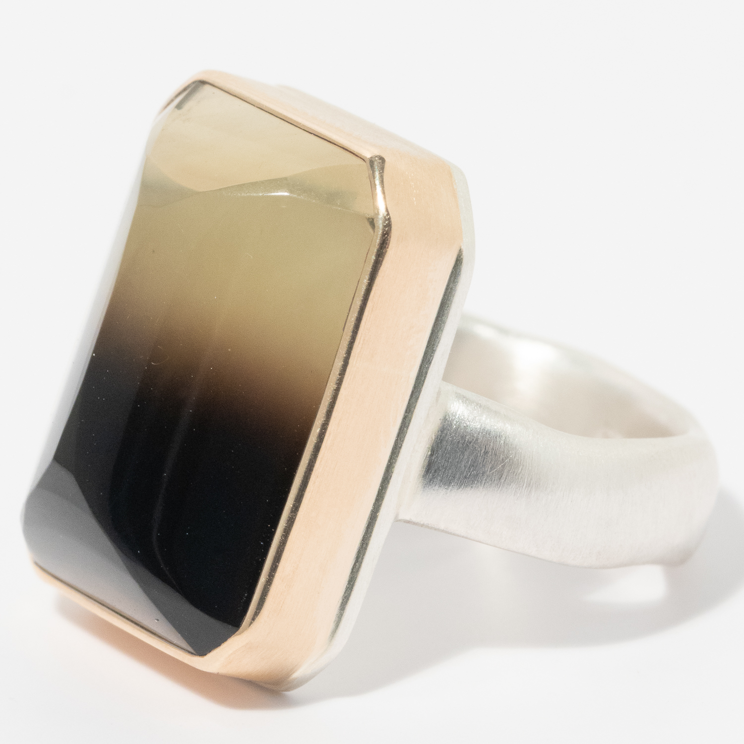 Jamie Joseph: Sterling & 14K Gold Ring w/ Vertical Rectangular Inverted BI-COLOR QUARTZ on Groovy Band, Size 7 1/2,