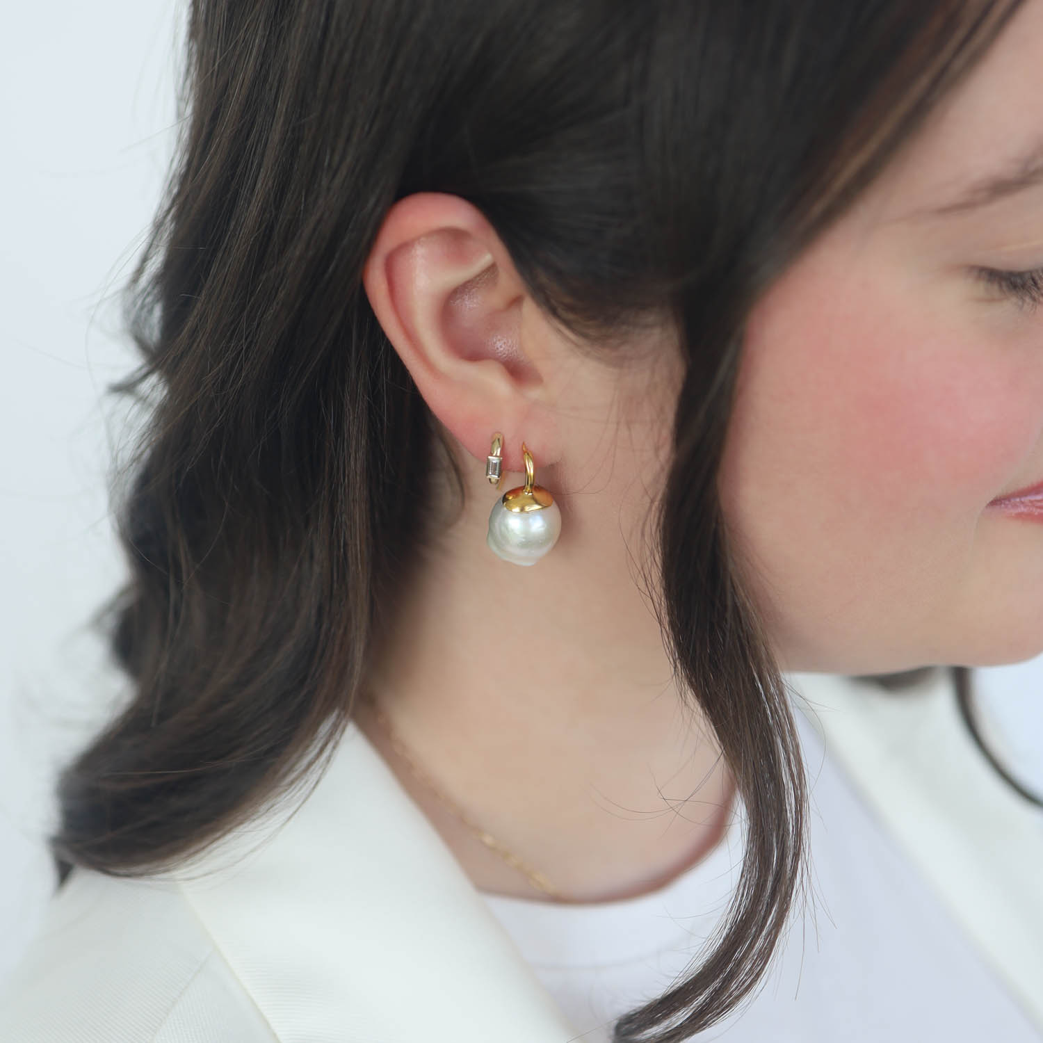 Catherine Canino: Baroque Pearl earring, WHITE