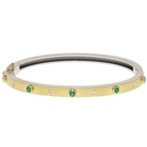 Rene Escobar:Junia,4MM YG FRONT, 5 YG BEZELS & SILVER BACK BANGLE SET WITH 0.83CT IN DIAMONDS & EMERALDS/ MED