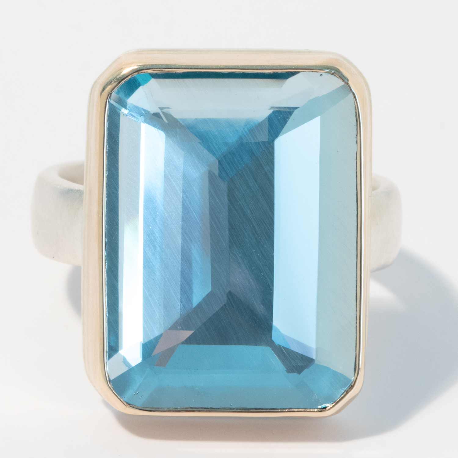 Jamie Joseph: Sterling & 14K Gold Ring w/ Vertical Inverted Rectangular Sky Blue Topaz on Comfort Band, size 7 3/4 measures 3/4" x 9/16"