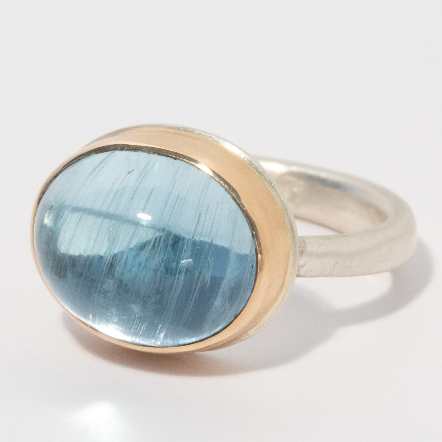 Jamie Joseph: Sterling & 14K Gold Ring w/ Small Oval Smooth CAT'S EYE SKY BLUE TOPAZ on Egyptian Band, size 7 3/4, measures 7/16" x 9/16"