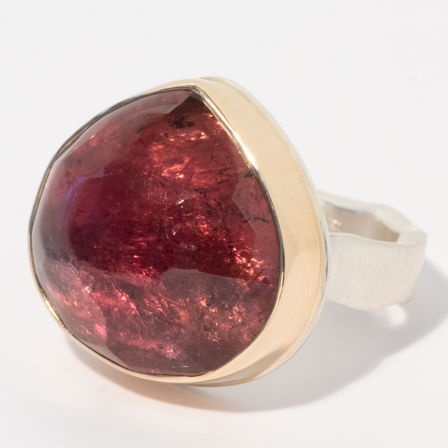 Jamie Joseph: Sterling & 14K Gold Ring w/ Lotus Faceted RUBELLITE on Live Edge Band, Size 8, Measures 3/4" x 3/4"