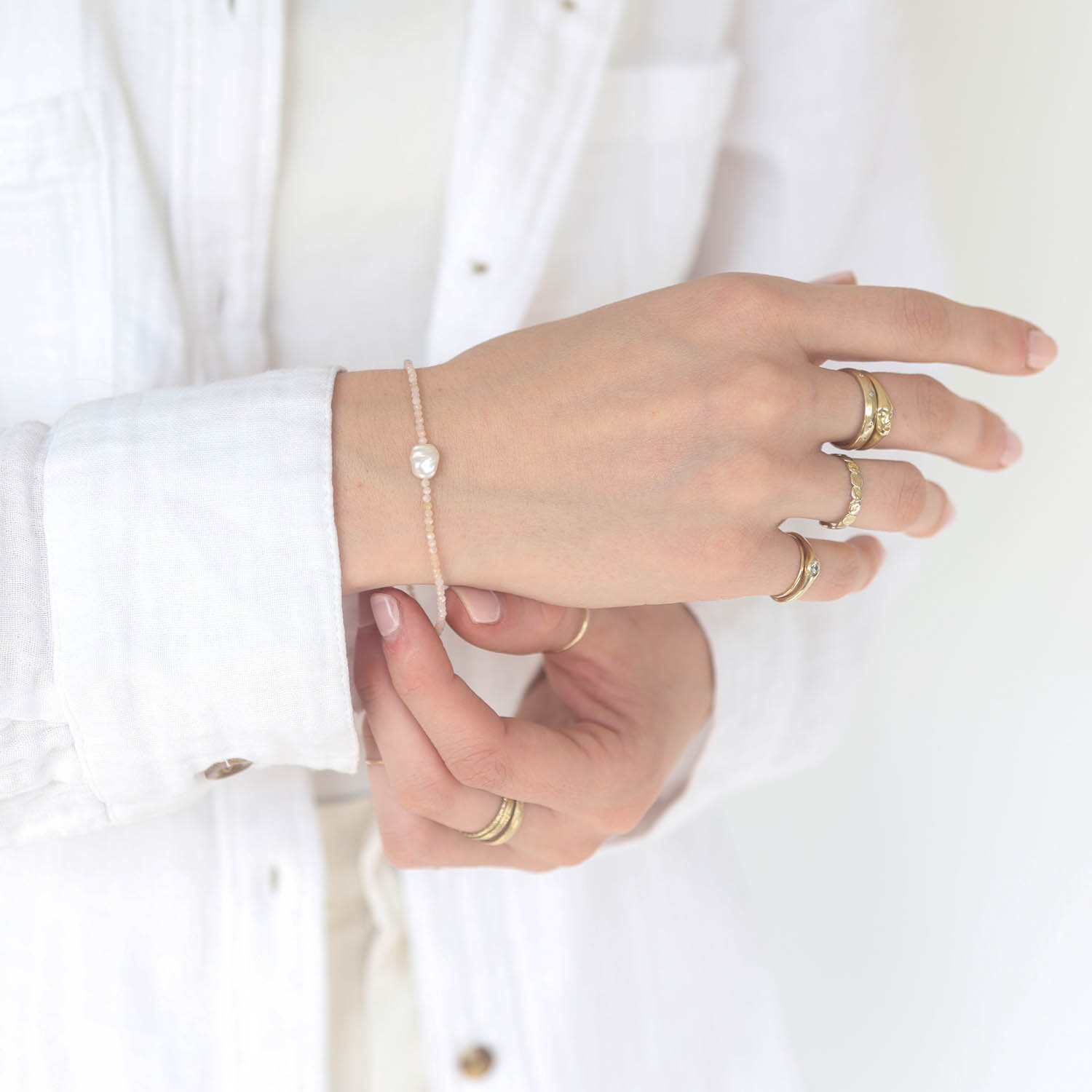 Margaret Solow:Bracelet,SS Clasp,Peach Moonstone and pearls, 7", 1/4" x 7/16"