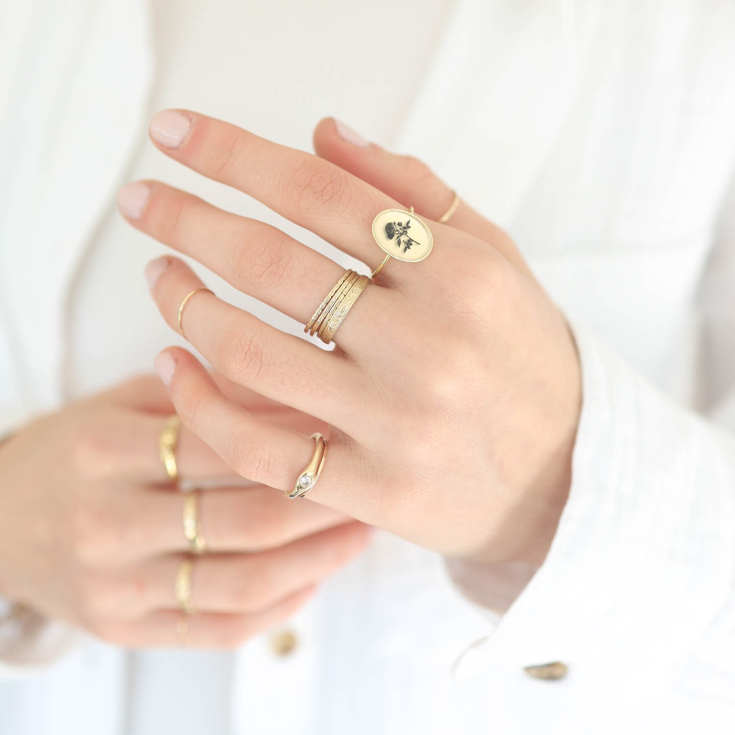 Anzu: Ring, Basic Oval Setting Rose Motif, Gold Vermeil