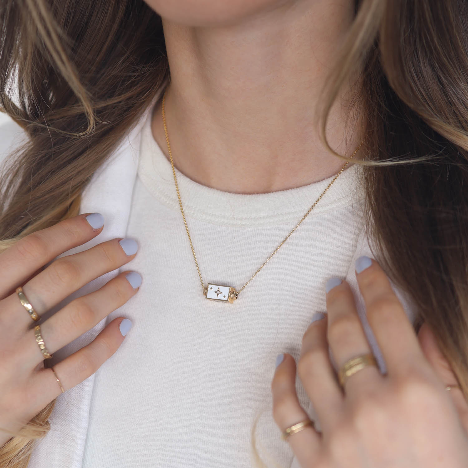 Tai: Gold simple chain necklace with spinner - "to the moon and back"